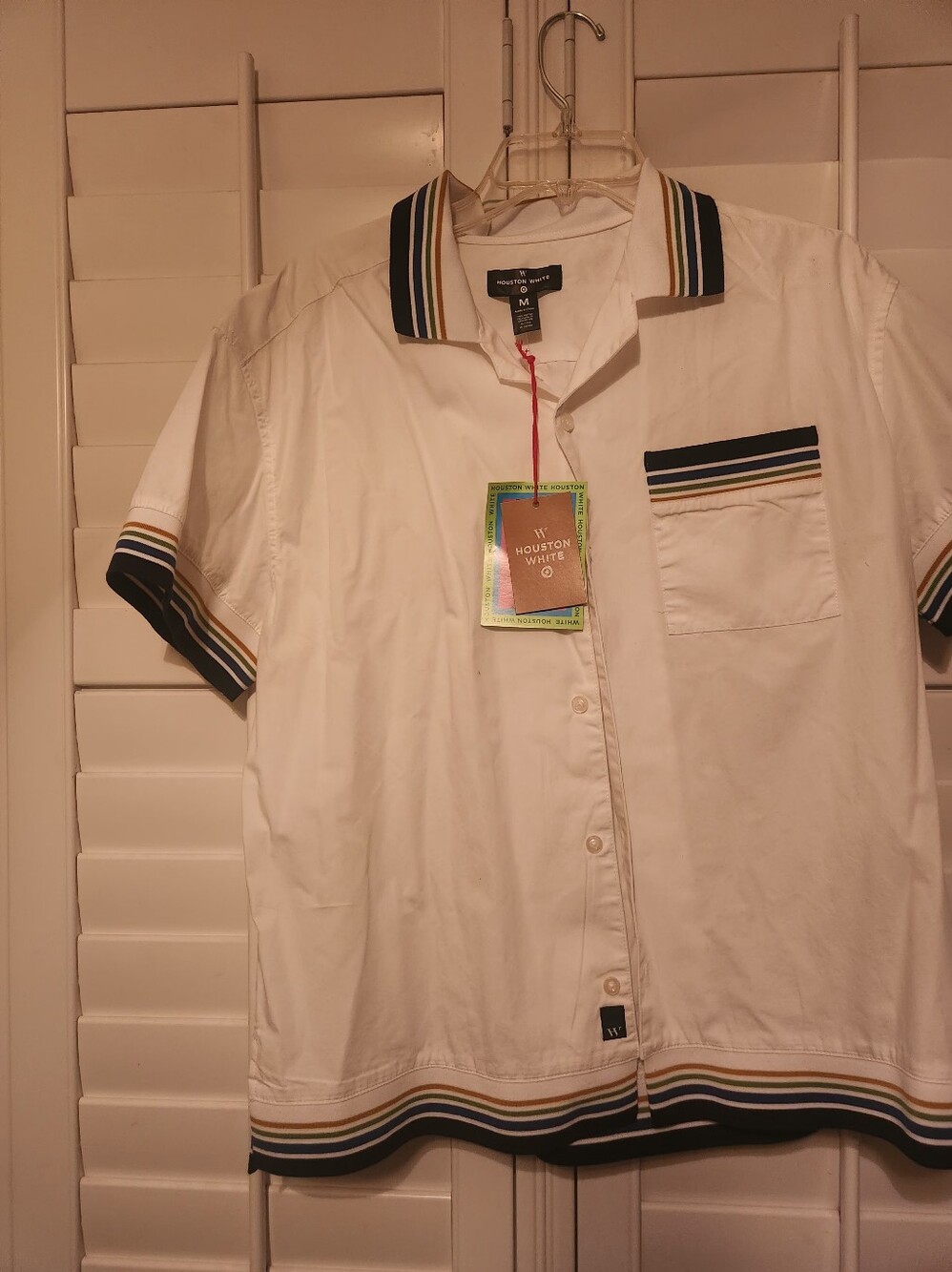 Brand New Men’s White Short-Sleeve Polo Shirt with Striped Trim, Unisex.